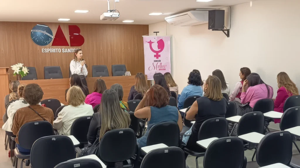 Evento da Comissão da Mulher Advogada Outubro Rosa foto 00 (7)-face-upscale-4x