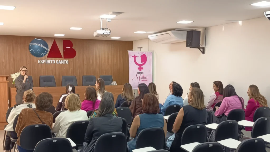 Evento da Comissão da Mulher Advogada Outubro Rosa foto 00 (9)-face-upscale-4x